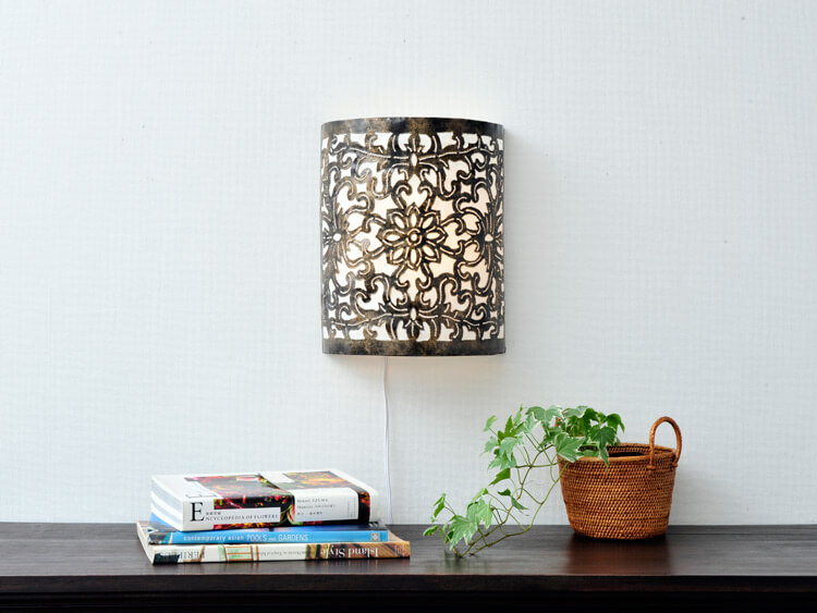 アイアンカービングウォールランプ / フラワー【50443】 /アジアン雑貨