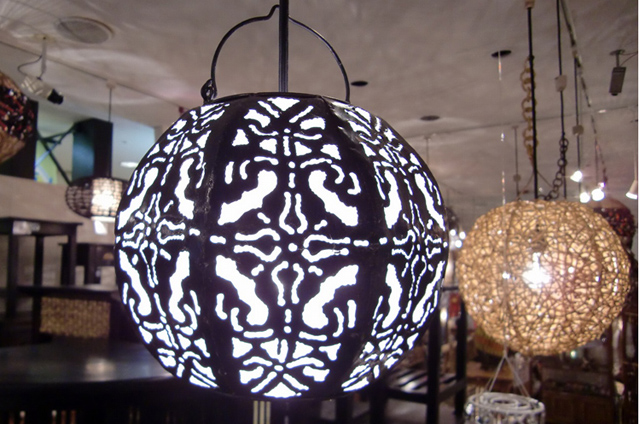 アンティークランプガラスシェードスタンド アイアン製ペンダントライト / カービングランプシェード【47104